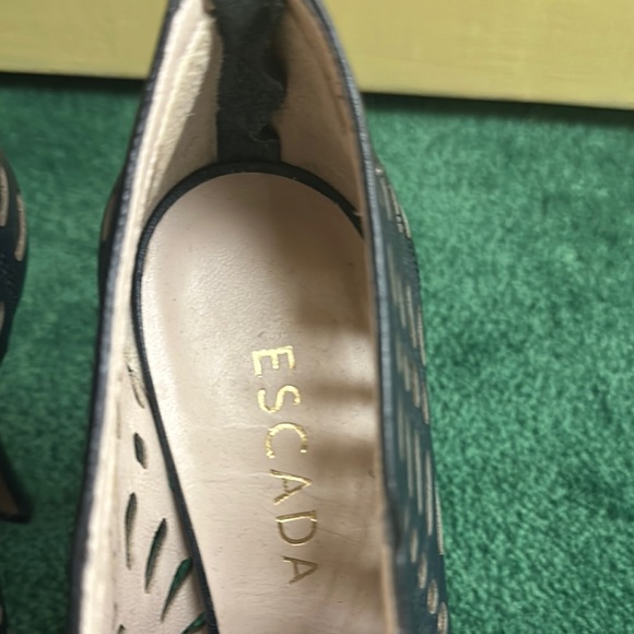 Escada Women\'s Navy Leather Peep-Toe Heels Size 7.5